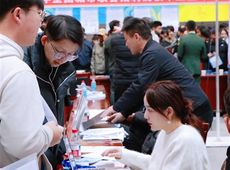 職海揚(yáng)帆 夢想啟航——武威職業(yè)技術(shù)大學(xué)成功舉辦2026屆畢業(yè)生校園招聘系列活動(dòng)
